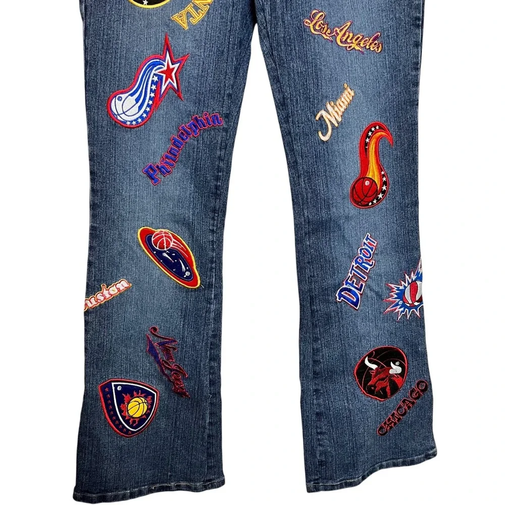 LE MORE Vintage 90's Size 9‎ Embroidered NBA Patch Flare Jeans Retro Y2K Style
